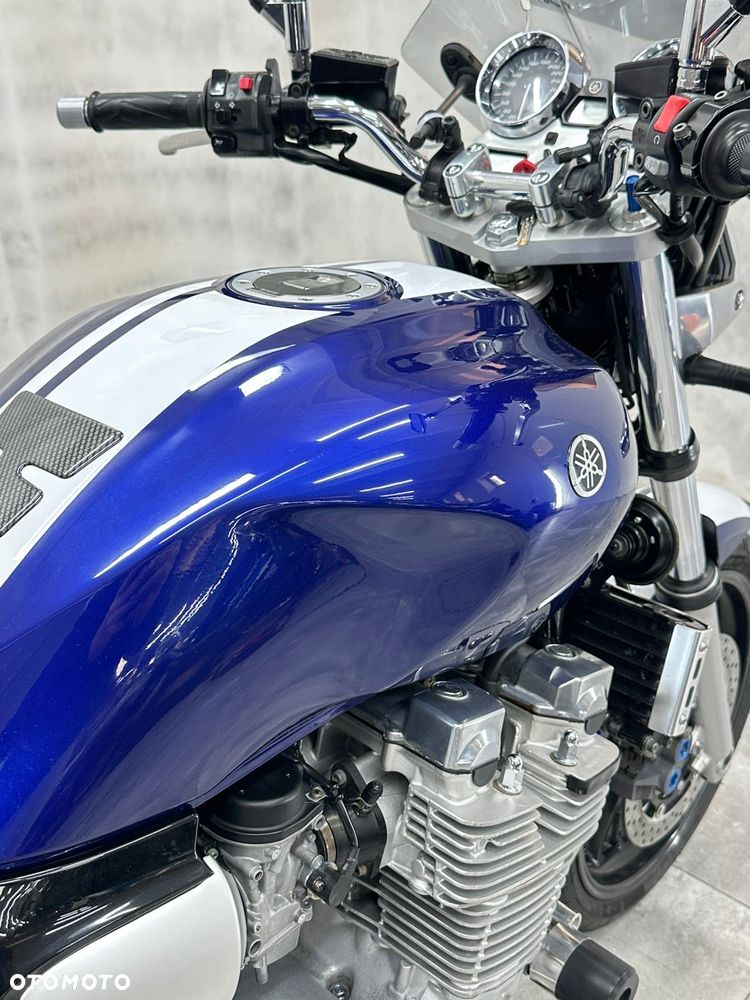 Yamaha XJR - 23