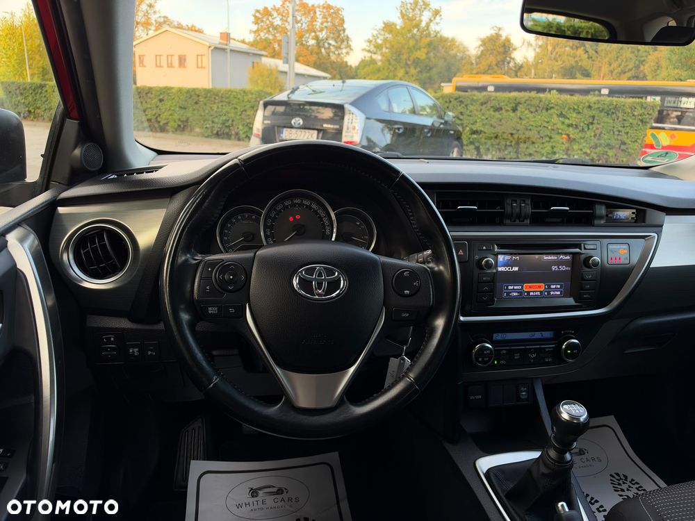 Toyota Auris 1.6 Valvematic Executive - 24