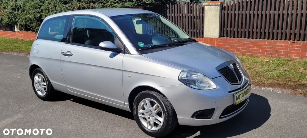 Lancia Ypsilon 1.2 8v - 20