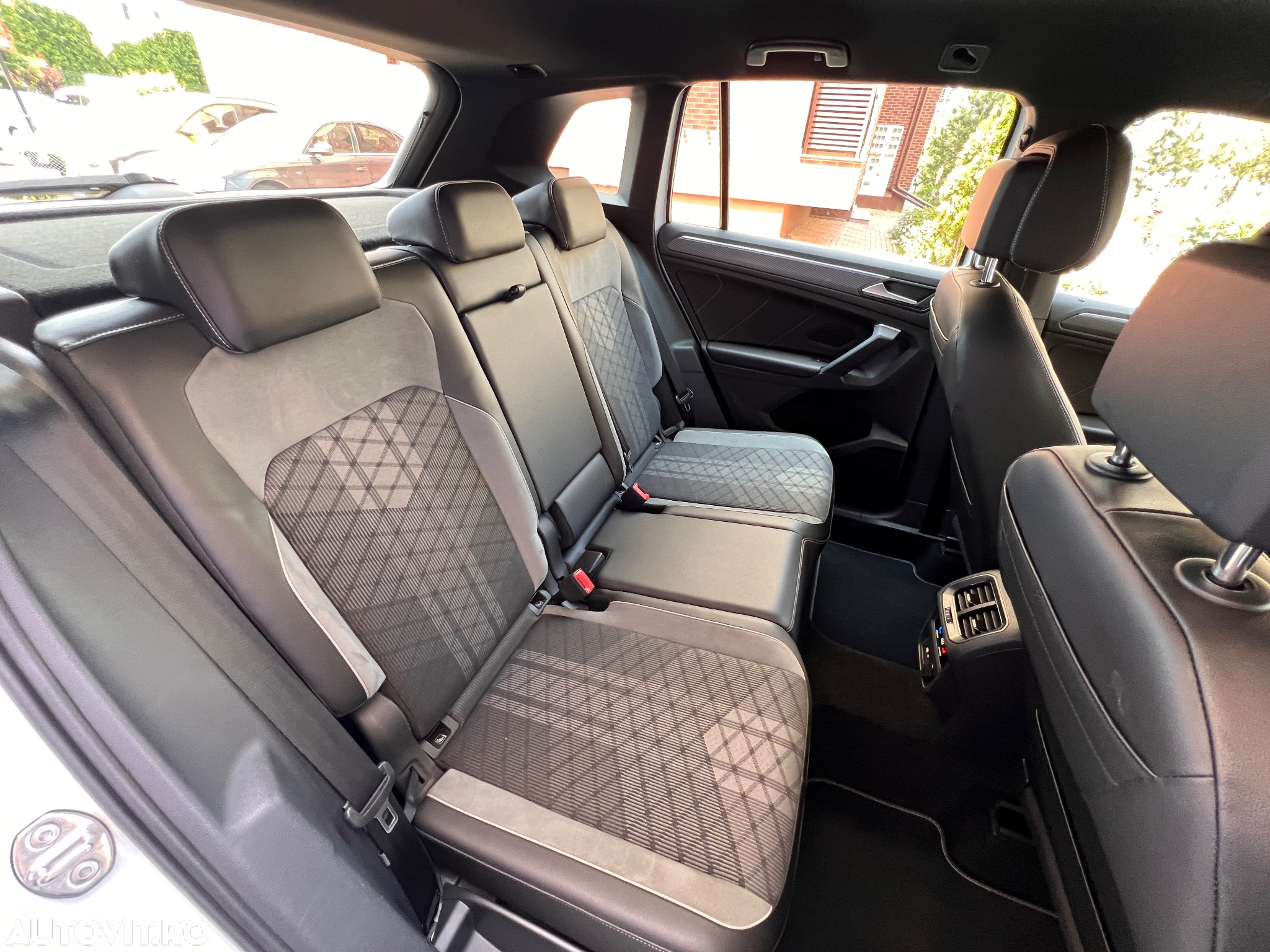 Volkswagen Tiguan Allspace 2.0 TDI SCR 4Motion DSG R-Line - 33