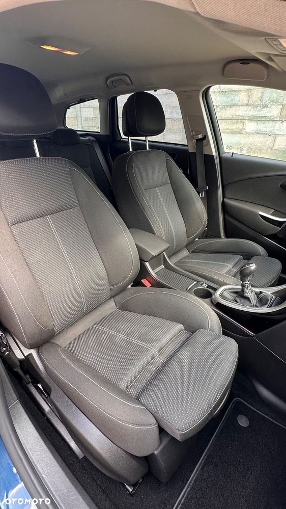 Opel Astra 1.6 Turbo Edition - 7