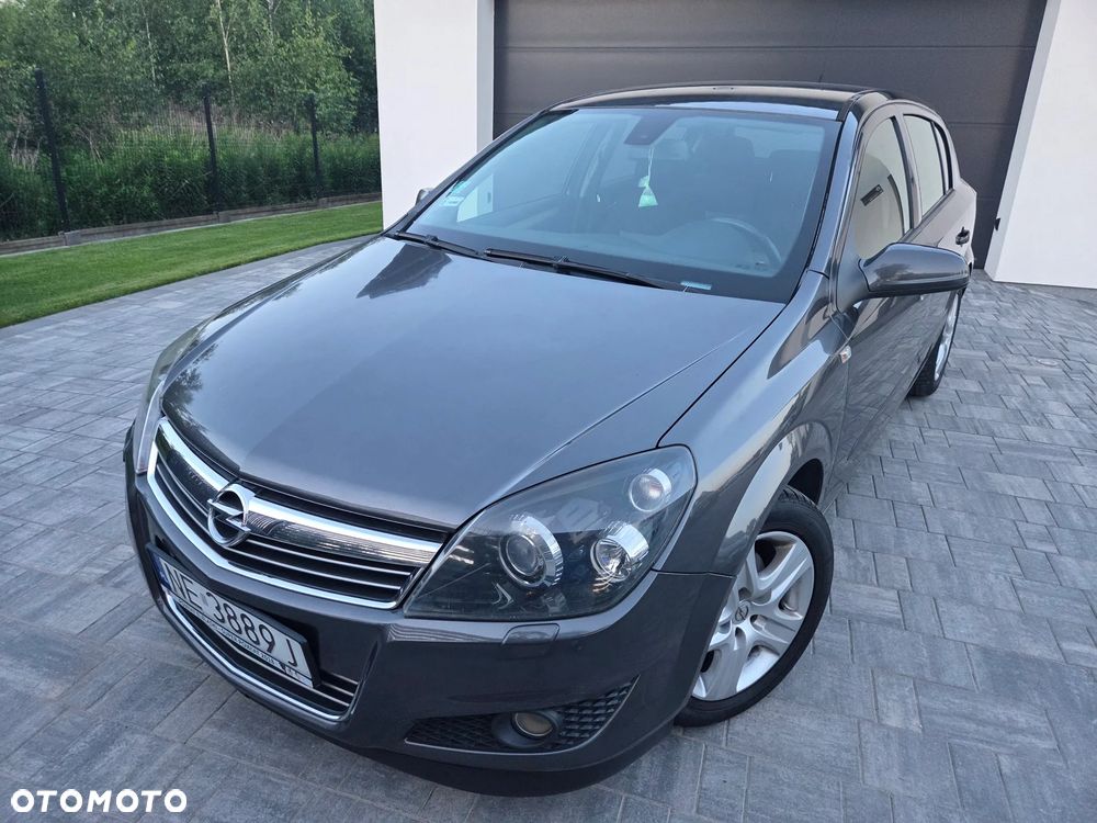 Opel Astra 1.6 Automatik Design Edition - 2