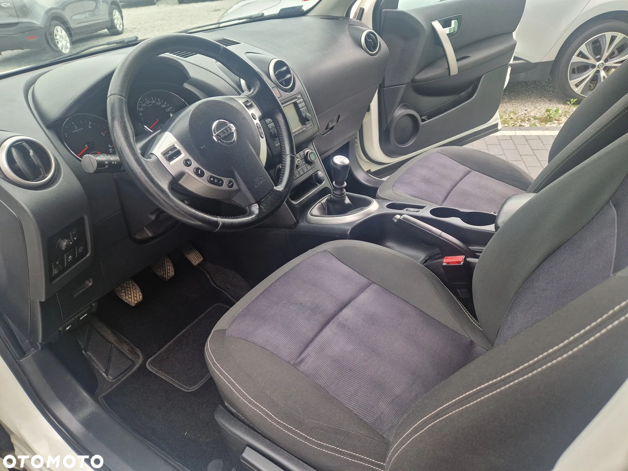 Nissan Qashqai 1.6 DCi 4x4 Black Edition EU6 - 27