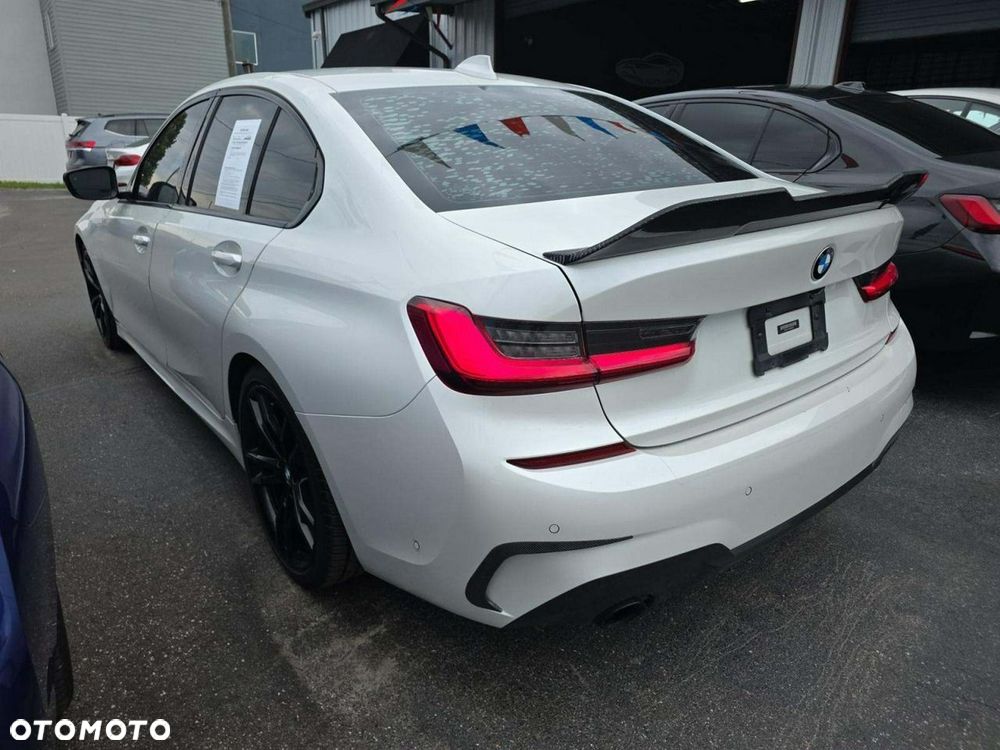 BMW Seria 3 330i M Sport - 4