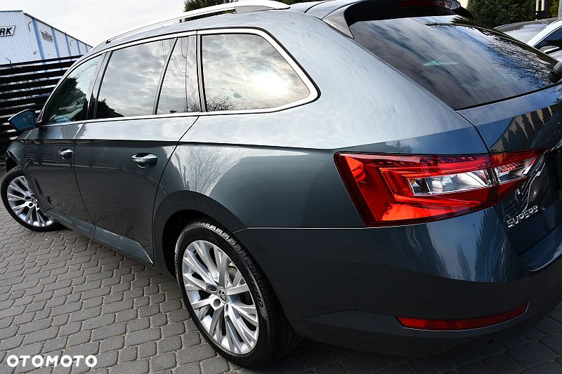 Skoda Superb 2.0 TDI DSG Style - 32