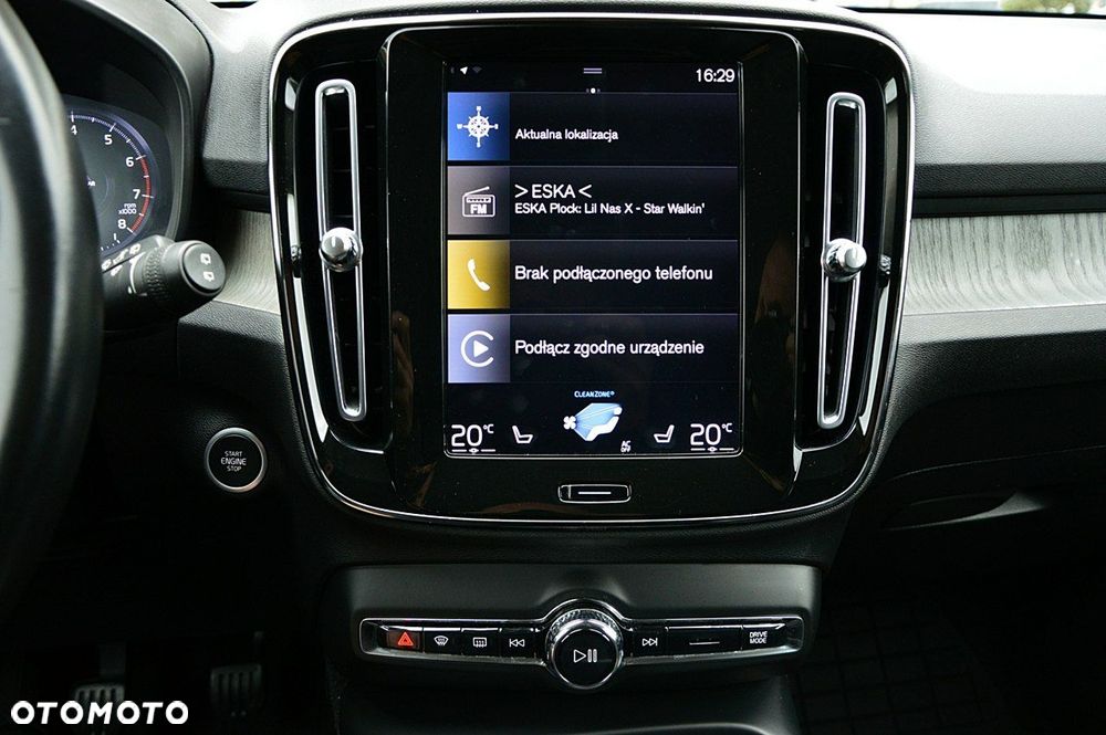 Volvo XC 40 T3 Momentum Pro - 33