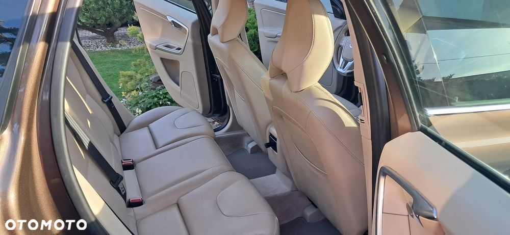 Volvo XC 60 D4 Drive-E Momentum - 10