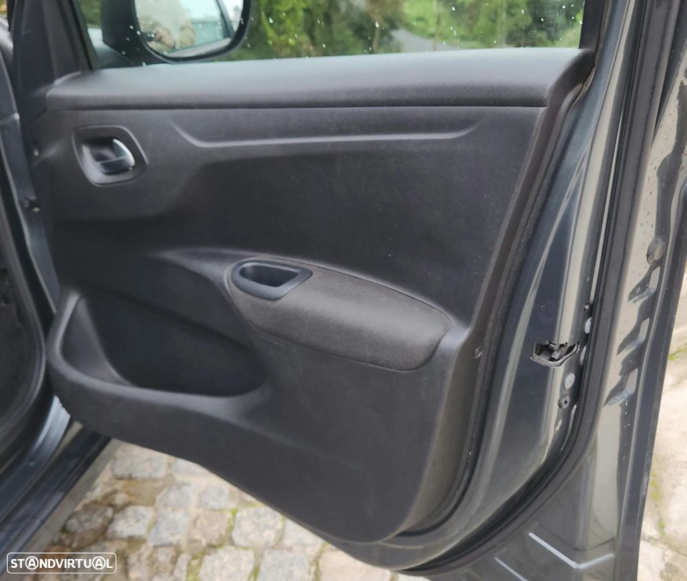 Citroën C-Elysée 1.6 HDi Seduction - 17