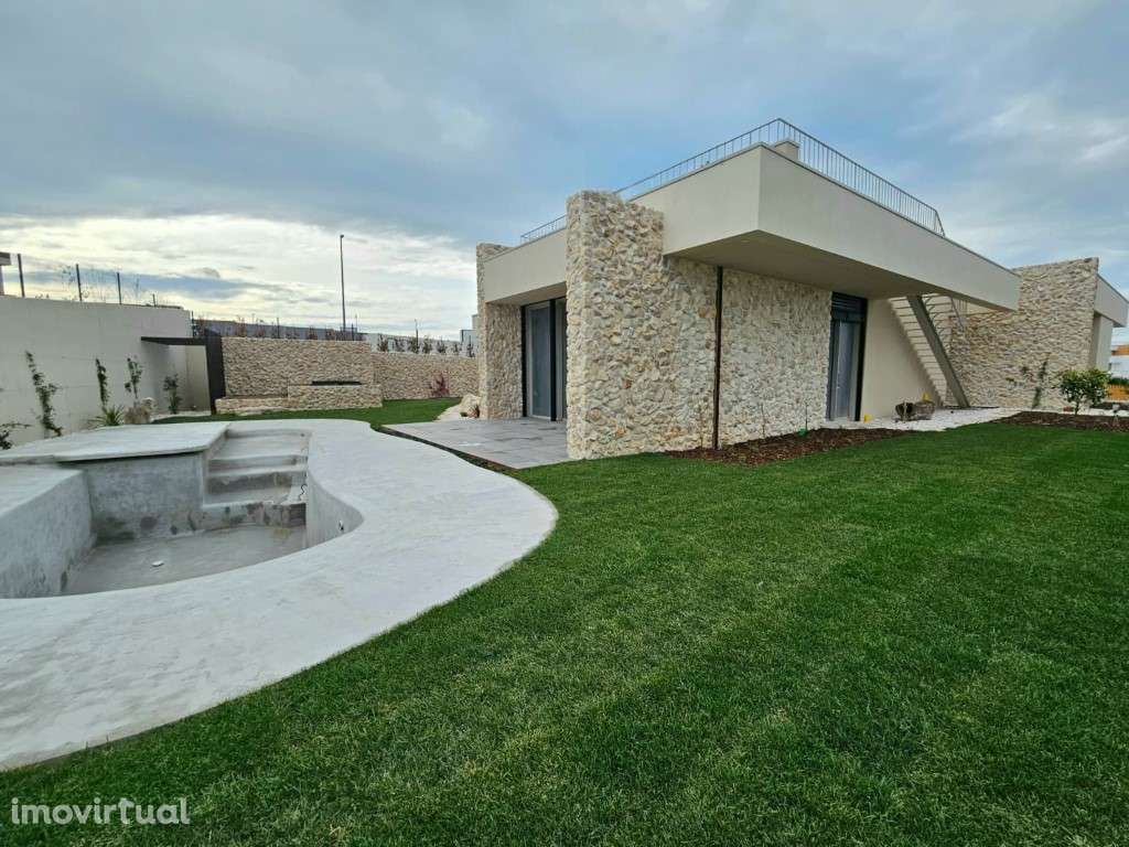 Moradia de excelência em fase final de construção junto à Lagoa de ... - Grande imagem: 3/49