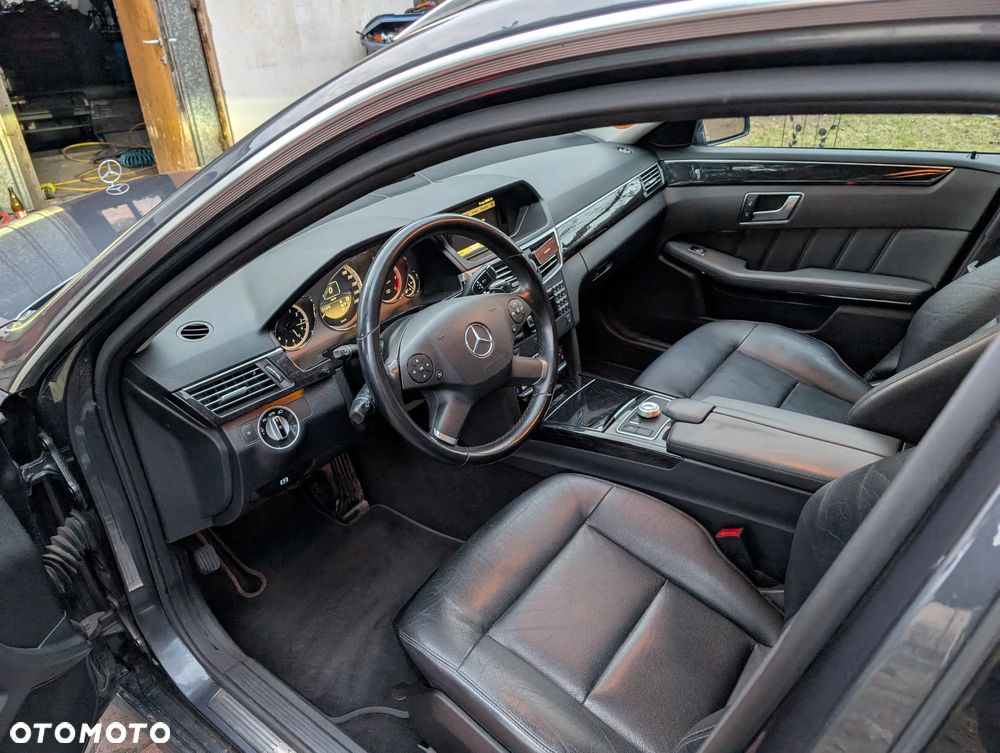 Mercedes-Benz Klasa E 350 T CDI DPF 4Matic BlueEFFICIENCY 7G-TRONIC - 9