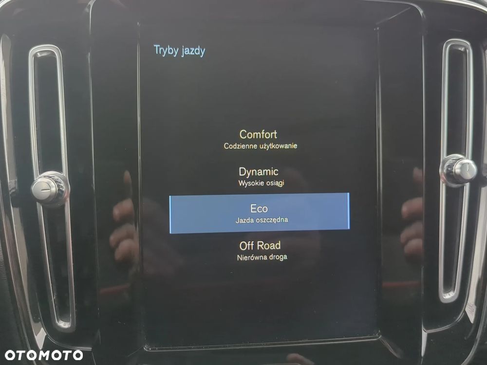 Volvo XC 40 T3 Momentum - 39