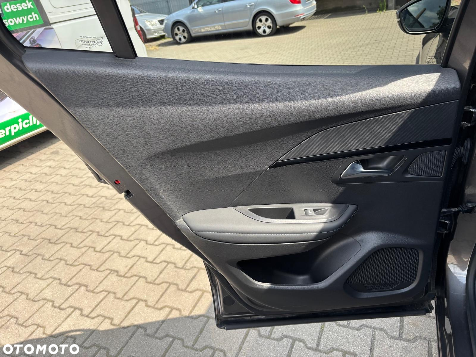 Peugeot 2008 1.5 BlueHDi GT Pack S&S EAT8 - 19