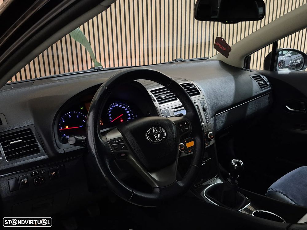 Toyota Avensis SW 2.0 D-4D Exclusive - 10