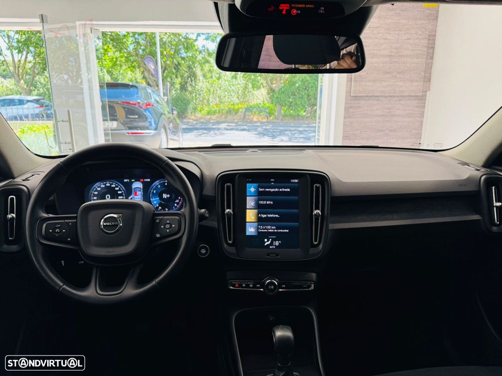 Volvo XC 40 1.5 T2 Momentum Plus - 9