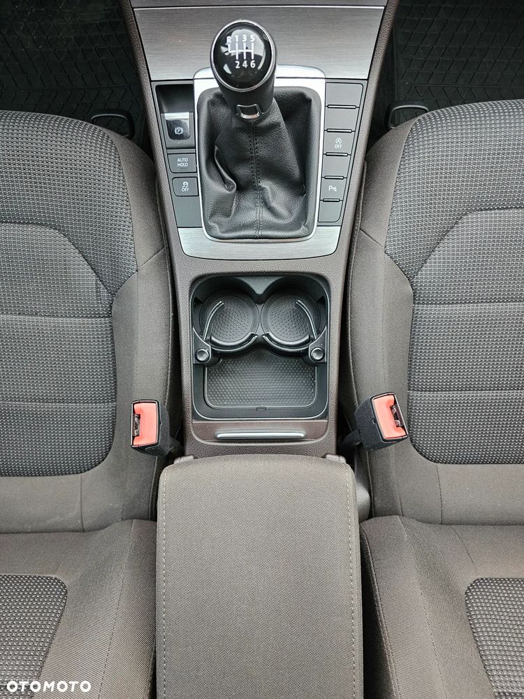 Volkswagen Passat Variant 2.0 TDI BlueMotion Technology Comfortline - 20