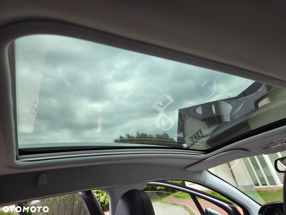 Peugeot 2008 1.6 e-HDi Allure S&S - 21