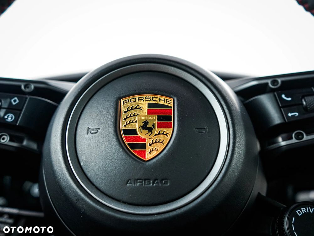 Porsche Taycan 4S - 15