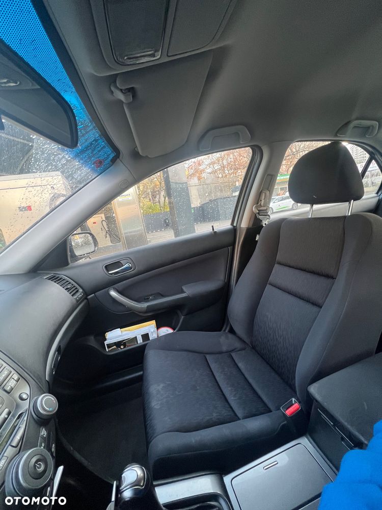 Honda Accord 2.0 Executive - 16