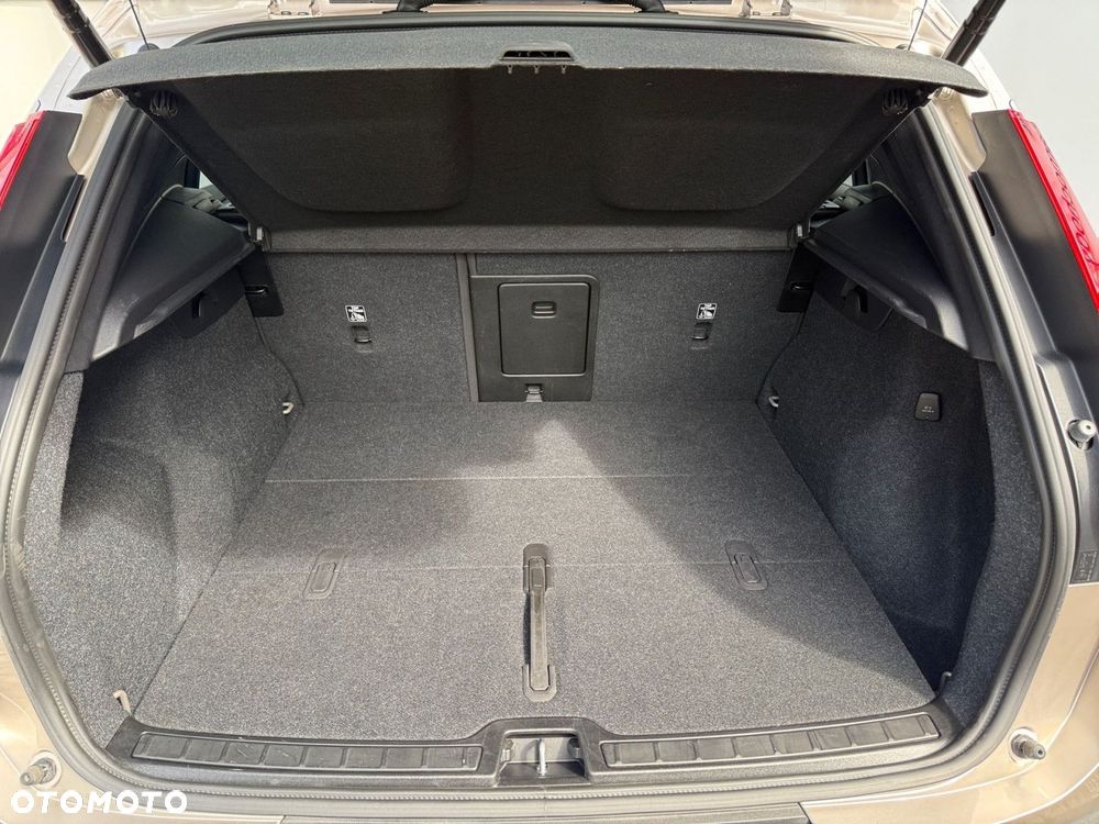 Volvo XC 40 - 28