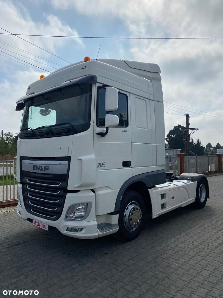 DAF Xf 106.460 sprowadzony mały przebieg space cab 2017 lodówka retarder wron-pol