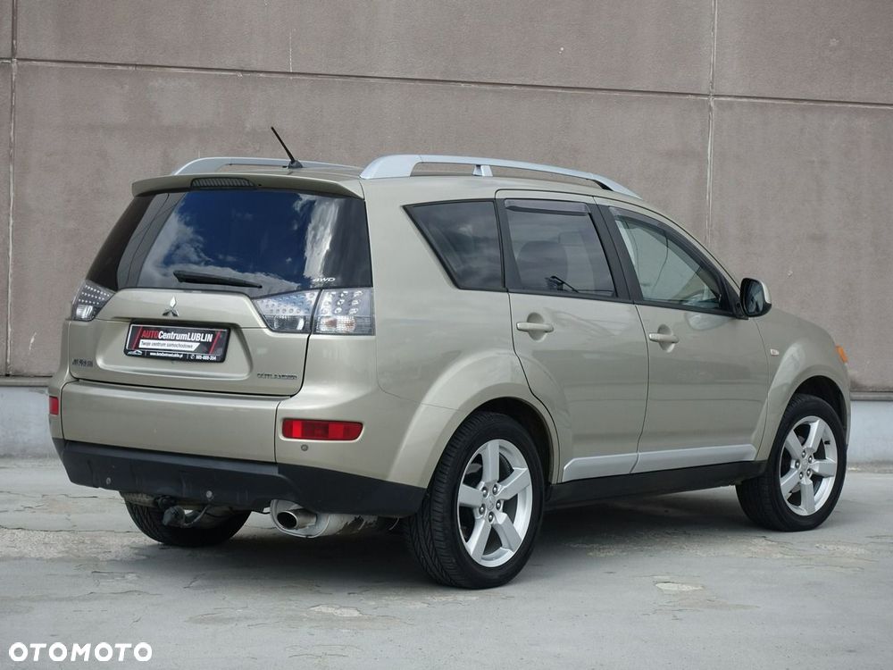 Mitsubishi Outlander 2.4 4WD Inform - 11