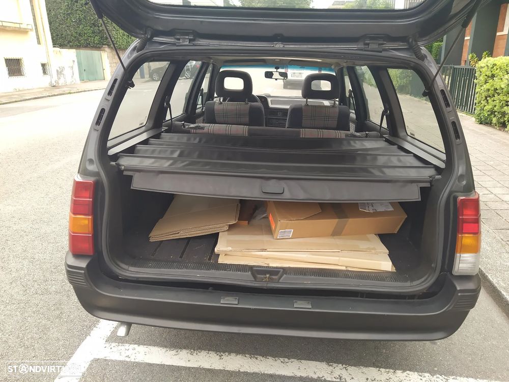 Opel Kadett 1.4 LS - 16