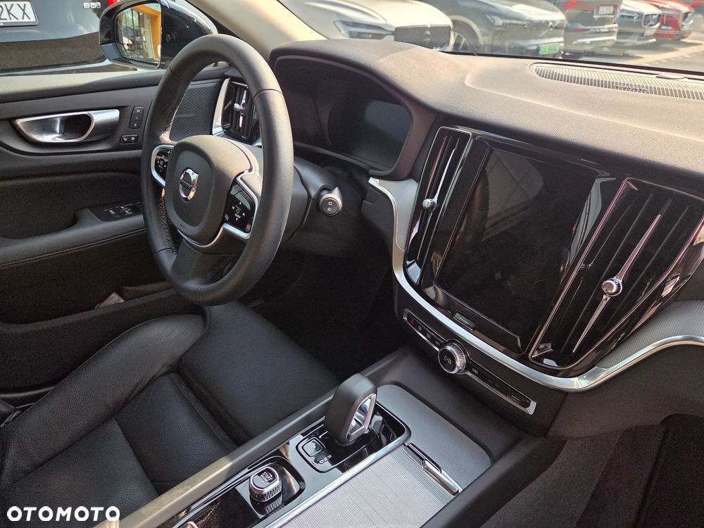 Volvo V60 B4 B Plus Dark - 15