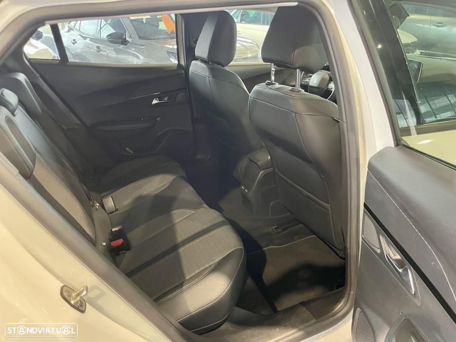 Peugeot 2008 1.2 PureTech Allure - 27
