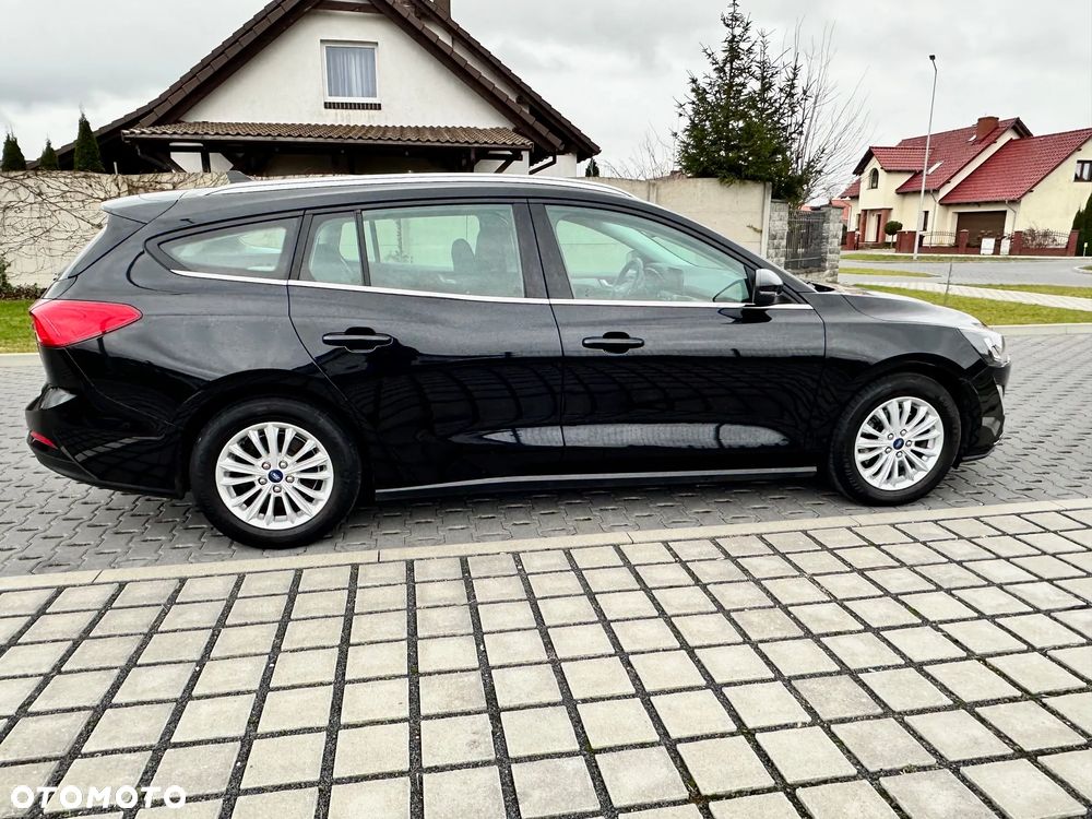 Ford Focus SW - 17