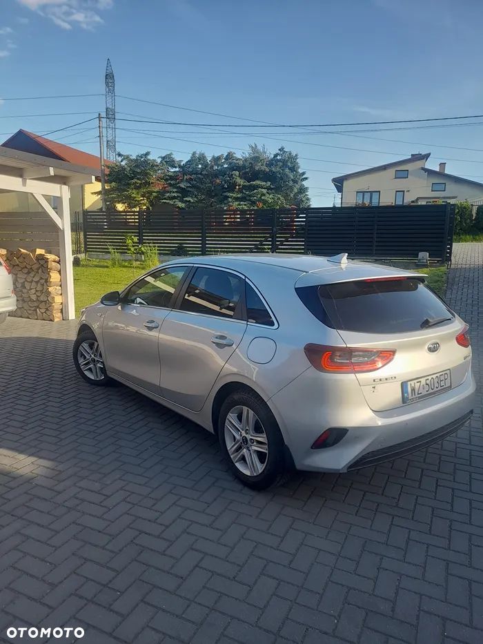 Kia Ceed 1.6 CRDi mHEV M - 6