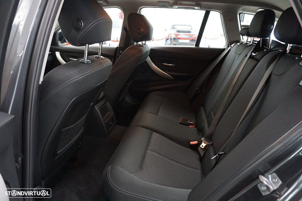BMW 316 d Pack M - 14