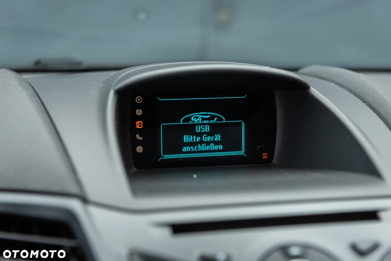 Ford Fiesta 1.0 EcoBoost Start-Stop Champions Edition - 27