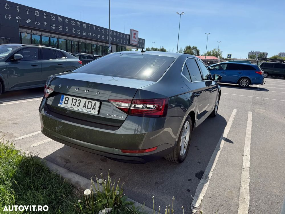 Skoda Superb 2.0 TDI Ambition - 2