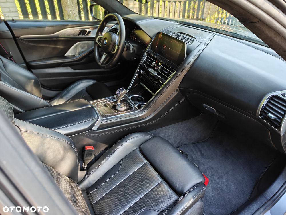 BMW Seria 8 - 12