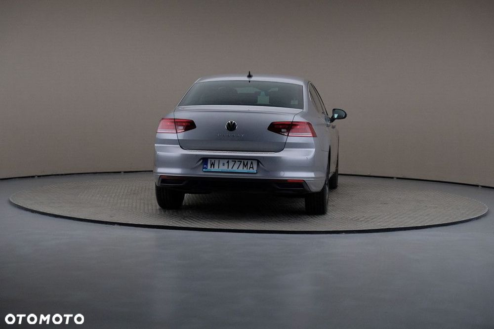 Volkswagen Passat - 5