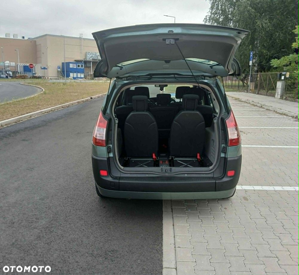 Renault Scenic - 11