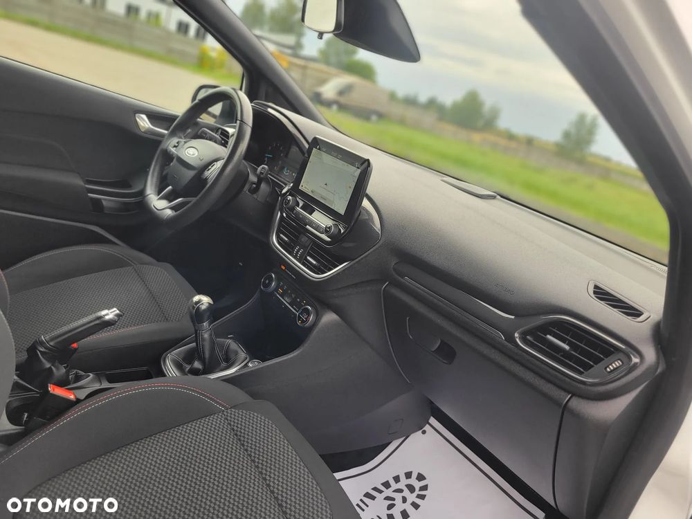 Ford Fiesta 1.1 S&S ST-LINE - 17