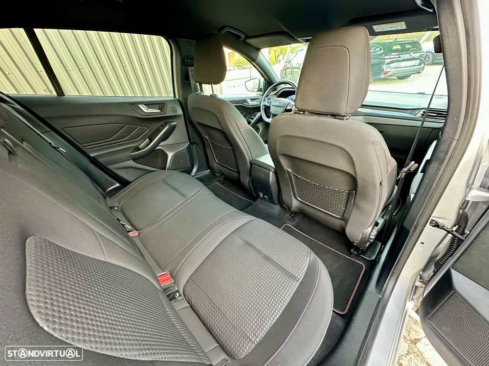 Ford Focus SW 1.0 EcoBoost Hybrid ST-LINE X - 54