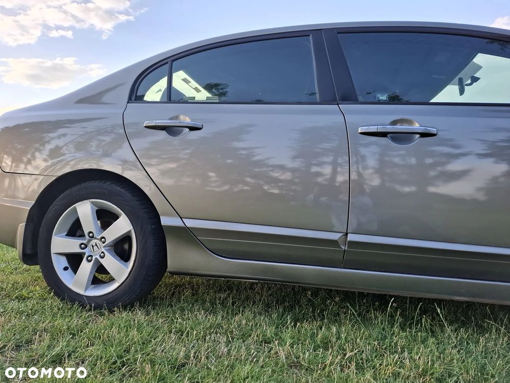 Honda Civic 1.8 Executive - 13