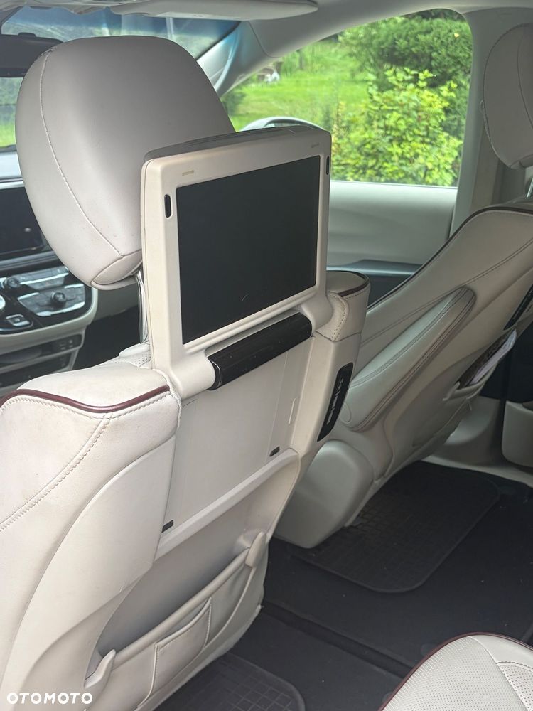 Chrysler Pacifica - 6