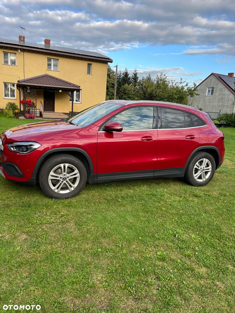 Mercedes-Benz GLA 200 d 4-Matic Edition 1 - 2