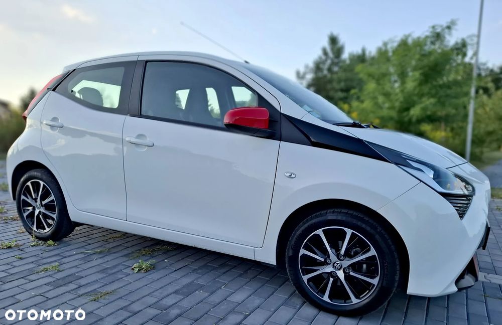 Toyota Aygo x-play connect - 12