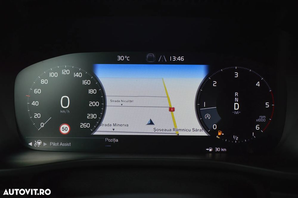 Volvo XC 40 D4 AWD R-Design - 19