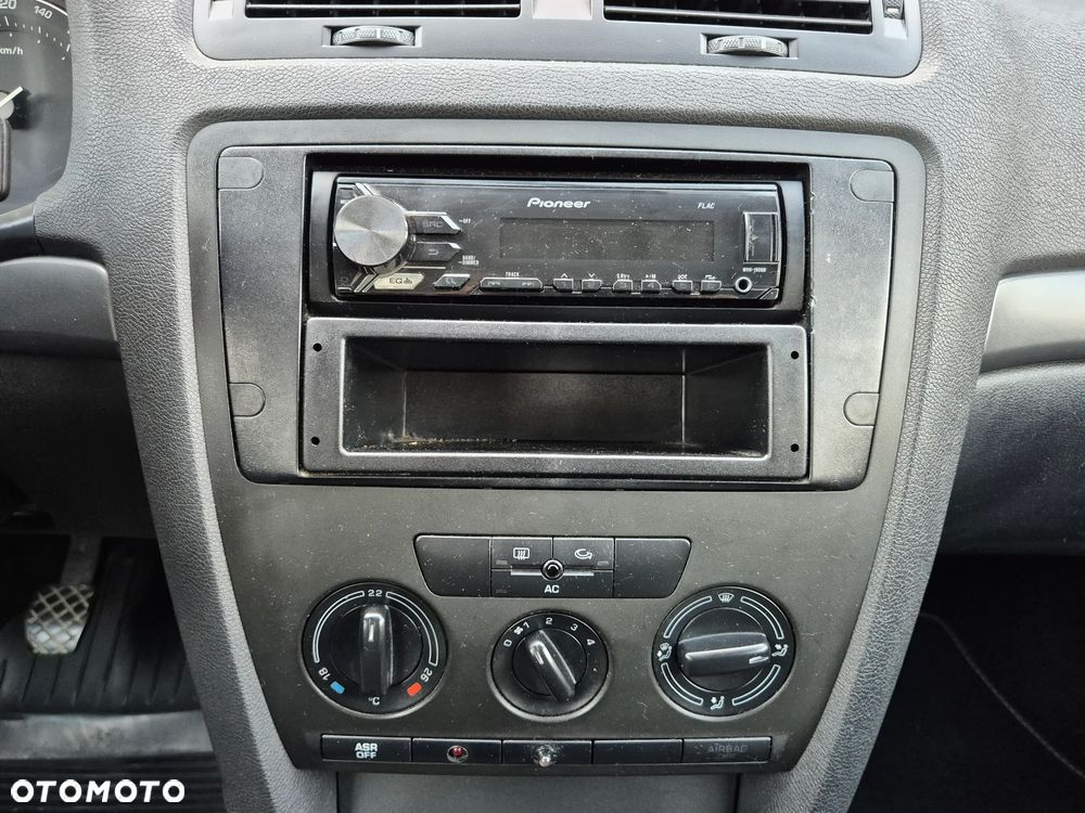 Skoda Octavia 1.6 Elegance - 12