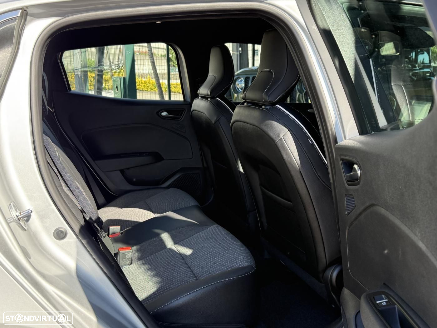 Renault Clio 1.0 TCe Intens Bi-Fuel - 39
