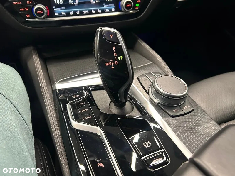 BMW Seria 5 540d xDrive Touring - 19