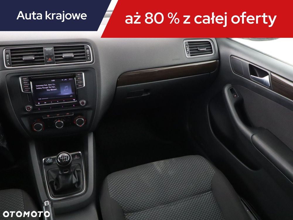 Volkswagen Jetta - 10