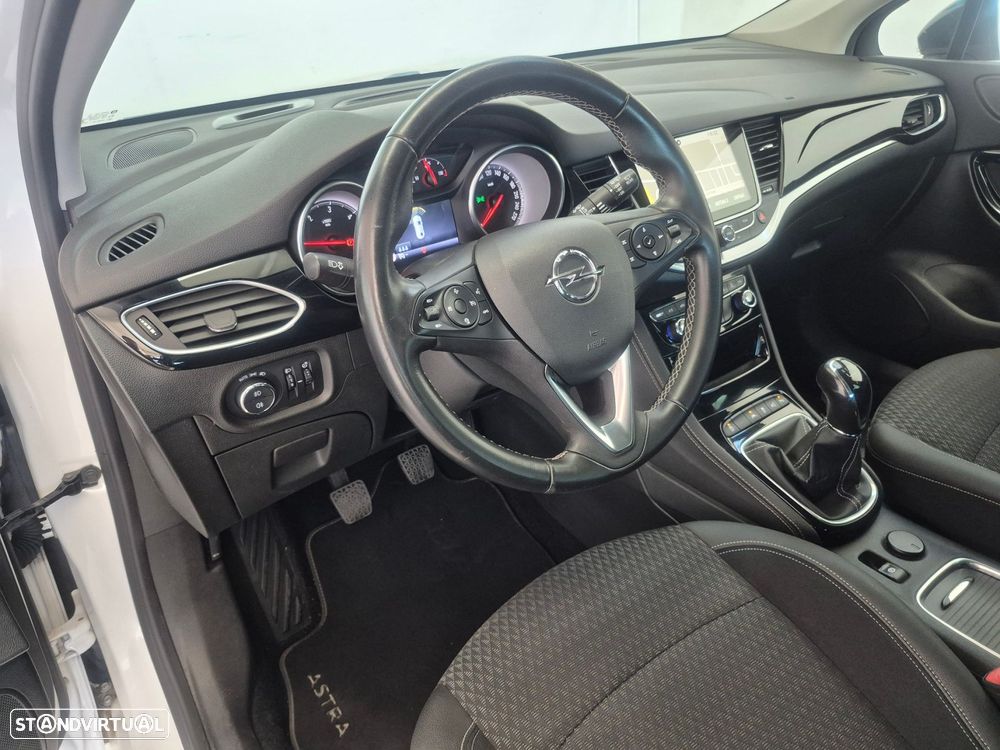 Opel Astra Sports Tourer - 10