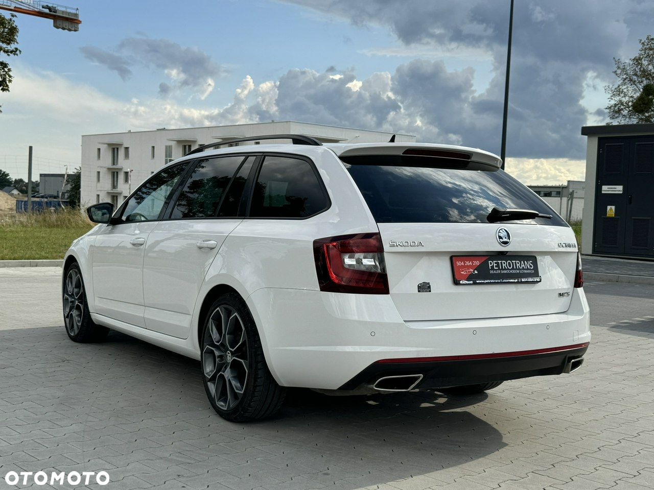 Skoda Octavia Combi 2.0 TDI DSG RS - 9