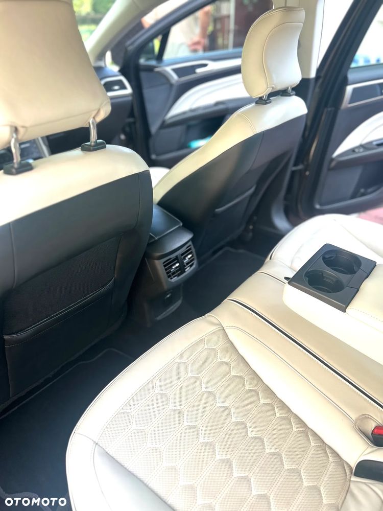 Ford Mondeo Vignale 2.0 EcoBoost - 24